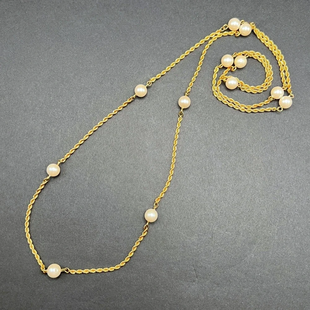 Vintage Station‎ Necklace Gold Tone Rope Chain Faux Pearl Classic Opera 34